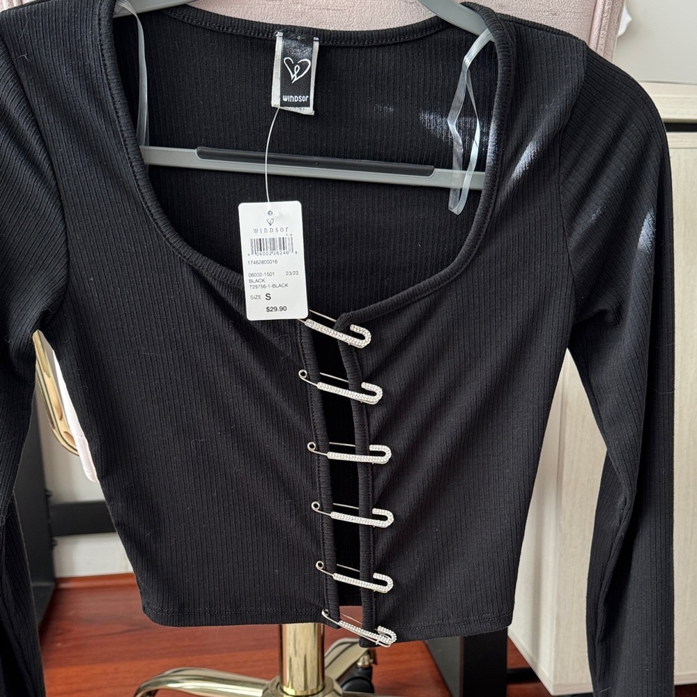 Windsor Black Hook Detail Crop Top
